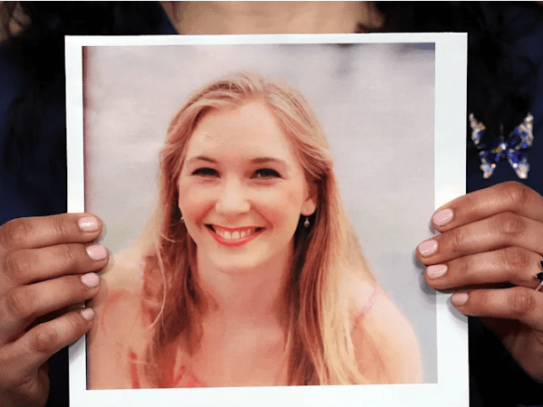 ヤスミン・ヴァファ「エプスタイン事件が暴き出すグローバルな性売買の現実」